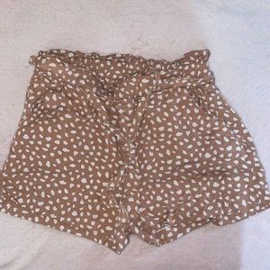 Polka dot shorts with pockets